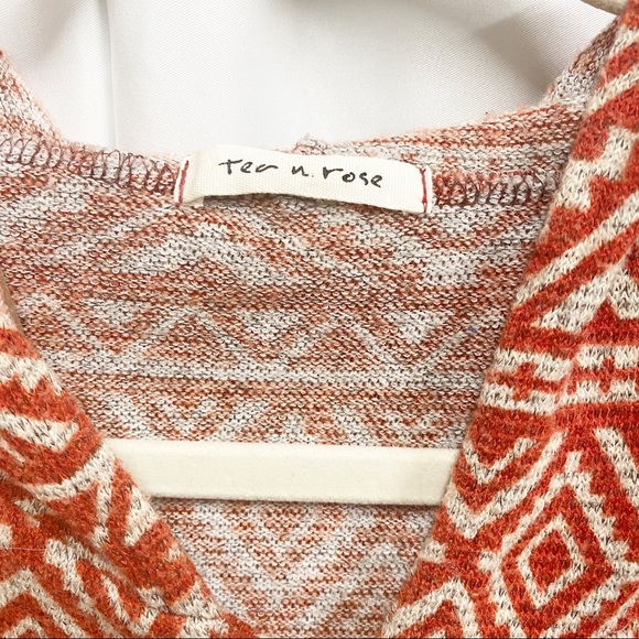 Tea & Rose Anthropologie Rust Aztec Hooded Cape - Picture 6 of 7